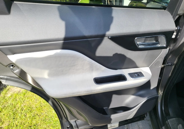 Jaguar F-Pace cena 116990 przebieg: 84000, rok produkcji 2018 z Dynów małe 781
